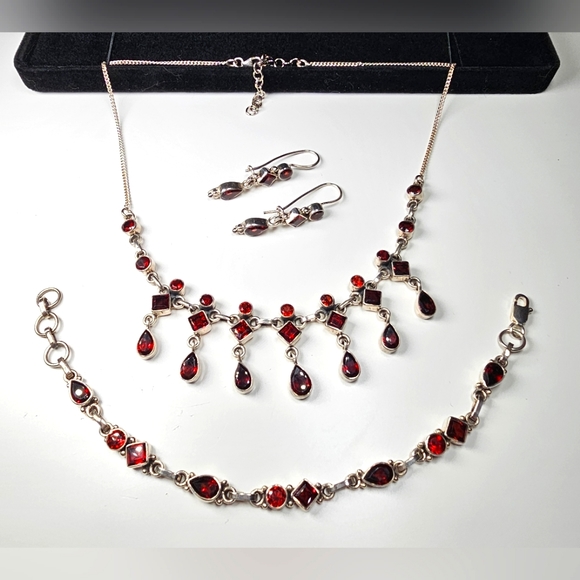 Genuine Garnet and Sterling Silver Set (Necklace, Bracelet, & Earrings) - Picture 5 of 8